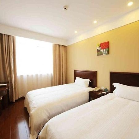 Greentree Inn Shanghai West Huaxia Road Metro Station Express Hotel Eksteriør billede
